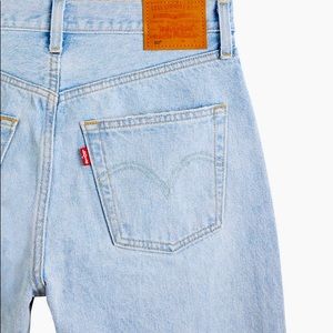 SOLD - Levi's 90s 501 JEAN